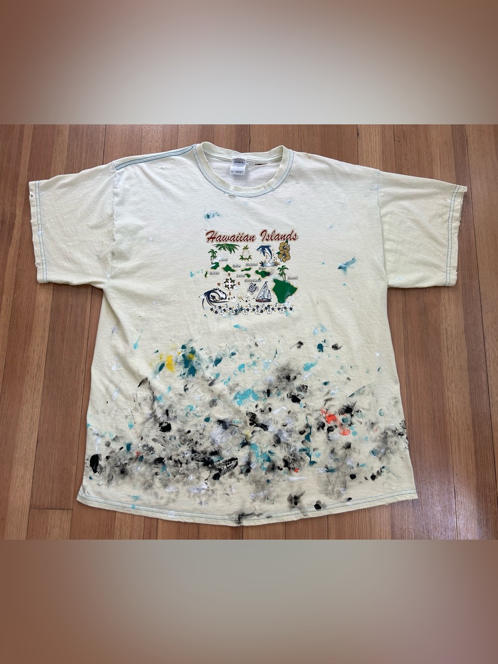 Vtg Y2K faded thrashed with paint splatter artist’s tee Hawaii Islands XXL